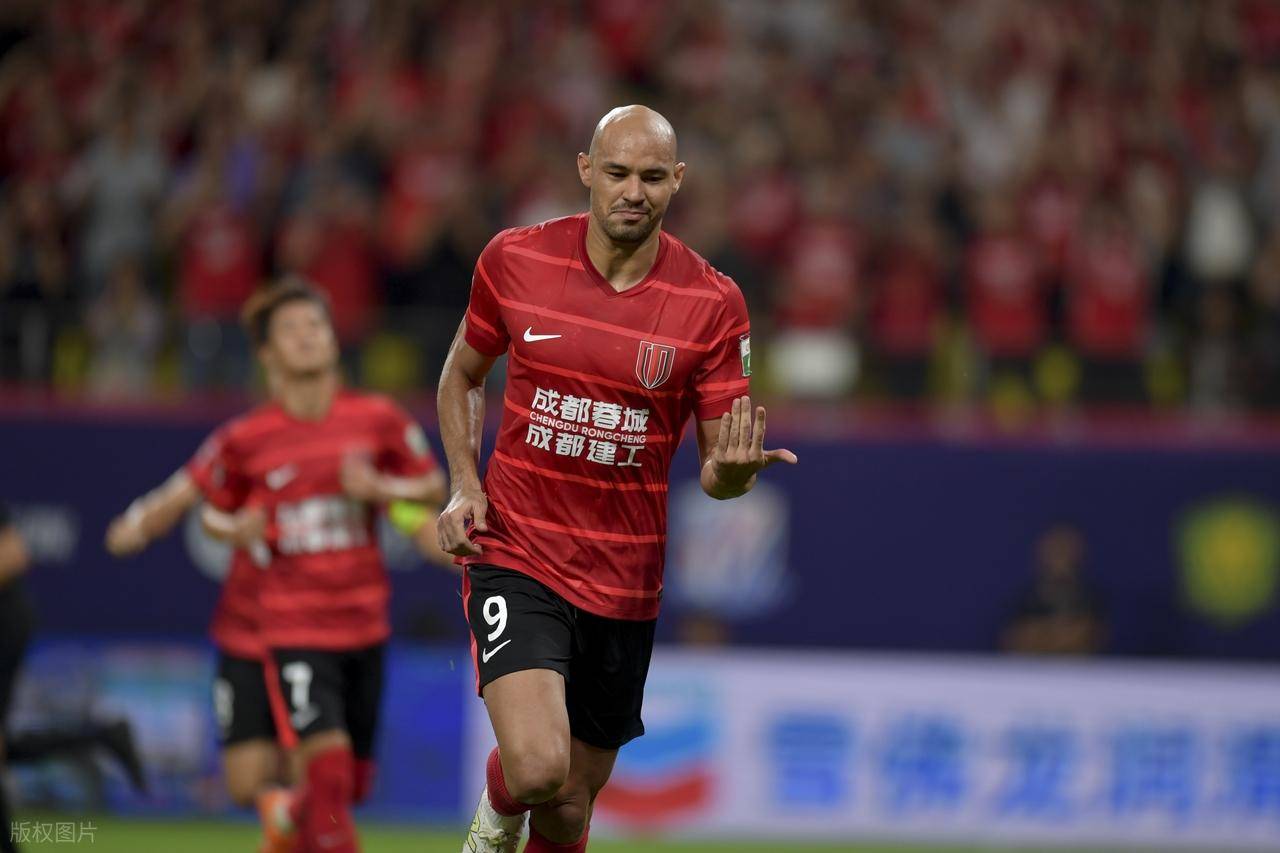 爱游戏体验-包含欧联赛程吃紧；上海海港今晨远射贴柱；引发热议；控场能力受关注的词条